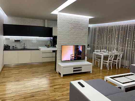 Продаж Квартира 2-кімнатна, 5/25 поверх на Зарічна вул., д. 1-Г Kiev