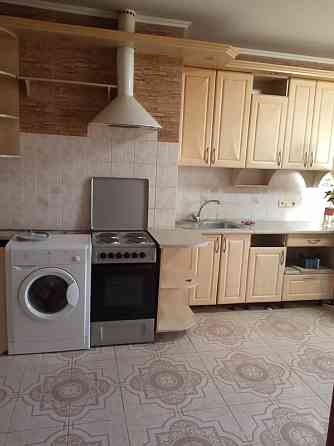 Оренда Квартира 3-кімнатна, 4/18 поверх на Харьковское шоссе, 56 Киев