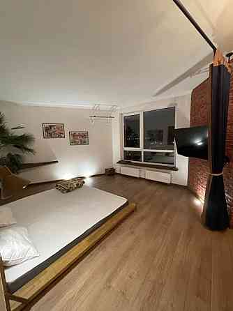 Оренда Квартира 1-кімнатна, 8/25 поверх на Зарічна, 1г Kiev