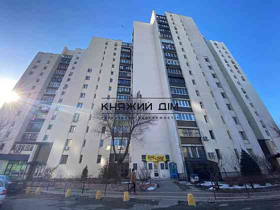 Продаж Квартира 3-кімнатна, 2/16 поверх на вул. Днепровская Набережная Kiev