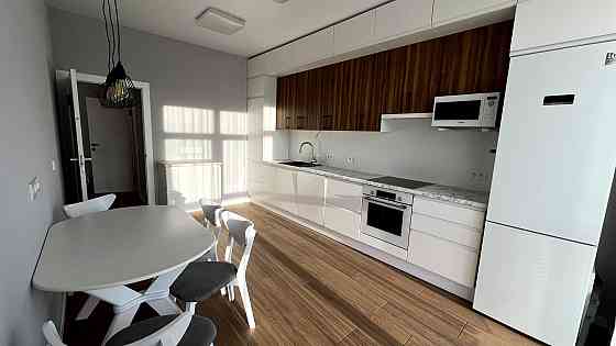 Продаж Квартира 2-кімнатна, 2/5 поверх на Университетская вул., д. 17-А Kiev