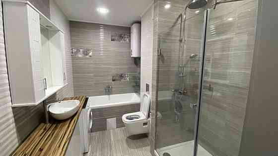 Оренда Квартира 2-кімнатна, 16/25 поверх на ул. Заречная, 1б Kiev