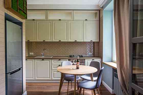 Оренда Квартира 2-кімнатна, 4/5 поверх на Романа Кармена ул., 13 Одеса