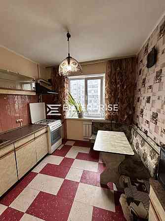 Продаж Квартира 2-кімнатна, 5/9 поверх на вул. Прирічна Київ