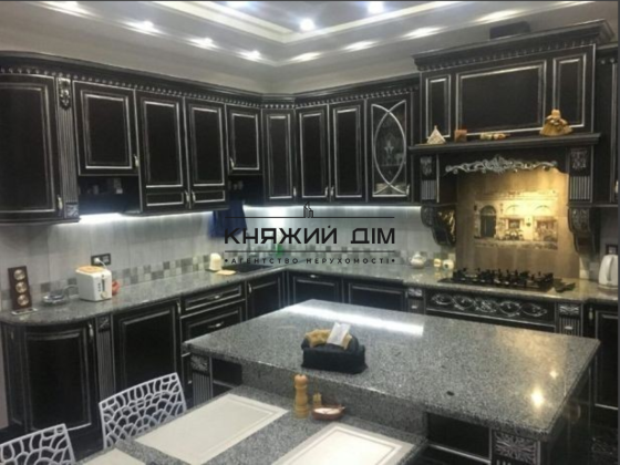 Без комиссии !!! Продажа Коттеджа 809 м2 в Киево-Святошинском районе с Тараовка Вільна Тарасівка