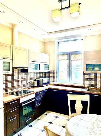 Продаж Квартира 2-кімнатна, 7/15 поверх на Жилянська вул., д. 118 Kiev