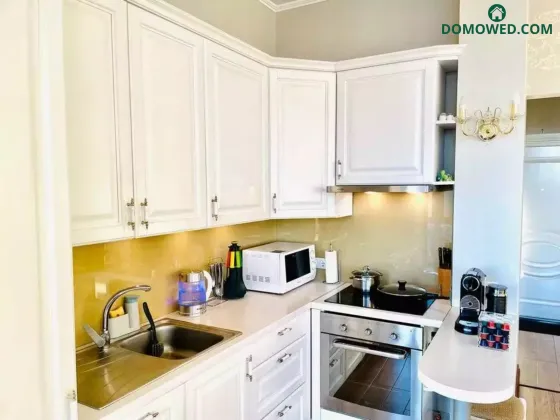 Оренда Квартира 2-кімнатна, 13/18 поверх на ул. Дмитриевская, 82 Kiev