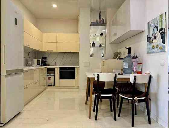 Продаж Квартира 1-кімнатна, 21/23 поверх на Дніпровська наб. вул., д. 14-Б Київ