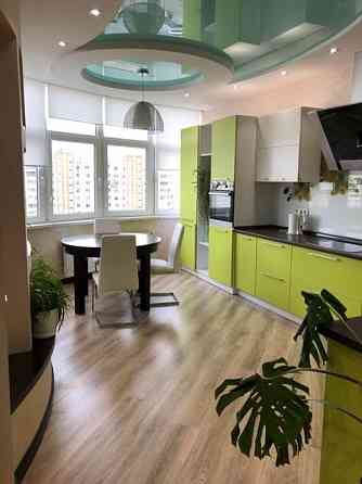 Оренда Квартира 2-кімнатна, 8/25 поверх на ул. Михаила Драгоманова, 40 Киев