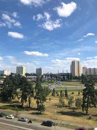 Продаж Квартира 3-кімнатна, 8/16 поверх на Малишка Андрія вул., д. 35 Київ