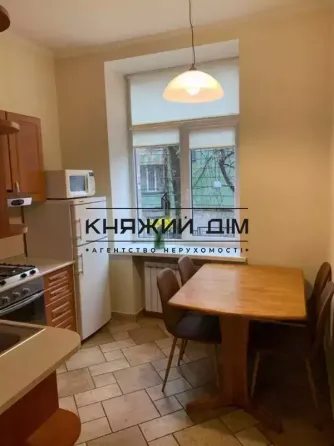 Оренда Квартира 2-кімнатна, 3/8 поверх на Хрешатик Київ