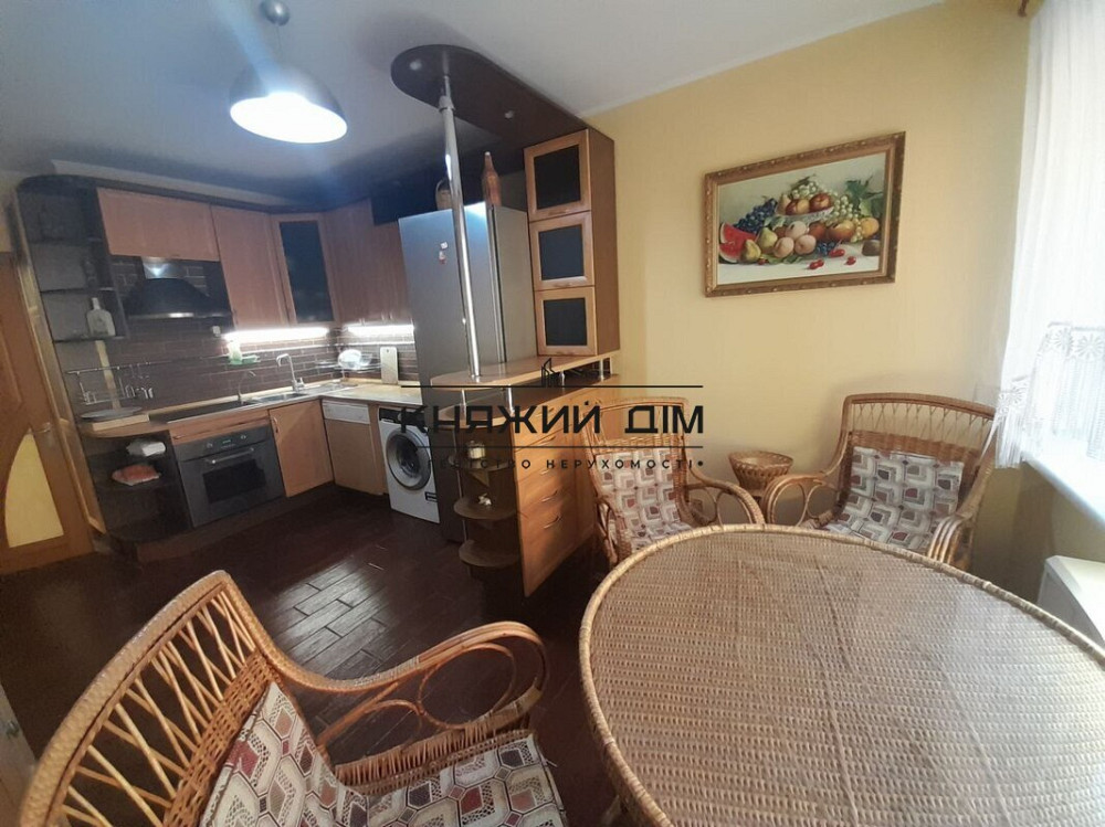 Продаж 3-кімнатної квартири, метро Житомирська 3 хв.пішки. № 21145874 Київ - фото 1