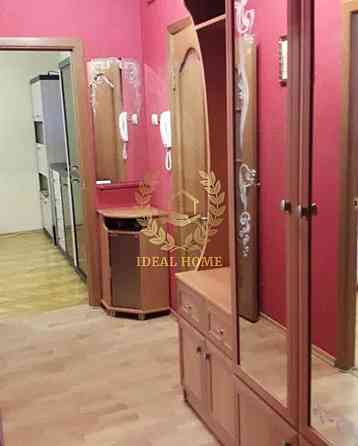 Продаж Квартира 3-кімнатна на Ревуцкого ул., 4 Киев