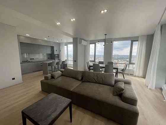 Оренда Квартира 3-кімнатна, 30/36 поверх на ул. Академика Заболотного Kiev