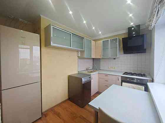 Продаж Квартира 2-кімнатна, 8/8 поверх на Ентузіастів вул., д. 17 Kiev