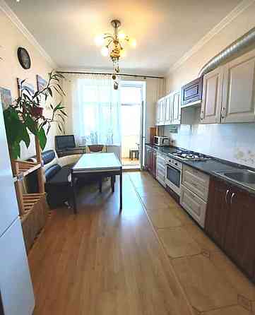 Уютная трехкомнатная квартира в современном кирпичном доме на Левитана. Одеса