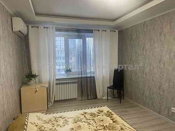 Продаж Будинок 3-кімнатний на Зодчих вул., 36 Киев