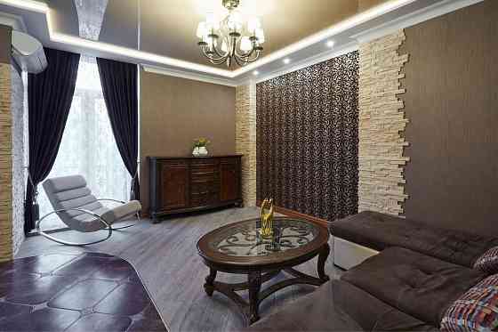 Продаж Квартира 3-кімнатна, 8/10 поверх на Регенераторна вул., д. 4 Kiev