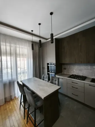 Продаж 4к Квартира 143 кв.м Тлехаса 10 Ужгород