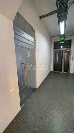 Оренда офісне приміщення на вул. Науки приміщень - 2, поверх - 4/4 Kharkiv