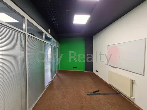 Здається Офісні приміщення площа 220 кв.м 5-й поверх Київ Кирилівська 15/1 Київ