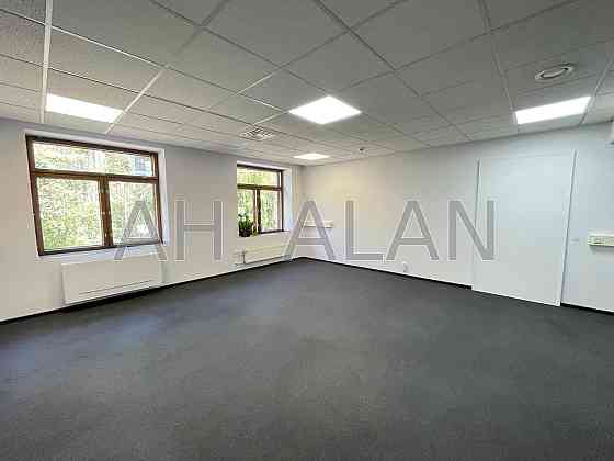 Оренда офісне приміщення на вул. Хрещатик приміщень - 3, поверх - 2/4 Киев