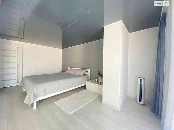 Продаж Квартира 4-кімнатна, 15/15 поверх на Драгоманова вул., д. 31В Kiev