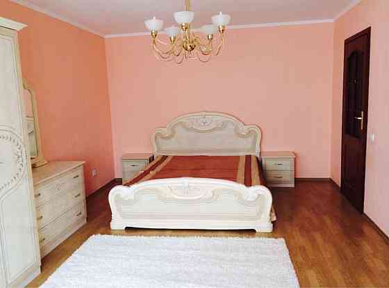 Оренда Квартира 2-кімнатна, 14/16 поверх на Урловская ул., 3 Киев