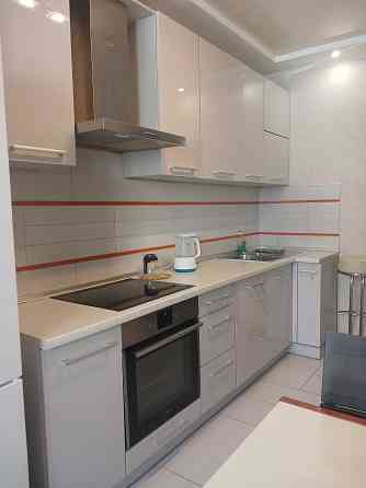 Продаж Квартира 1-кімнатна, 9/25 поверх на Драгоманова вул., д. 2 Киев