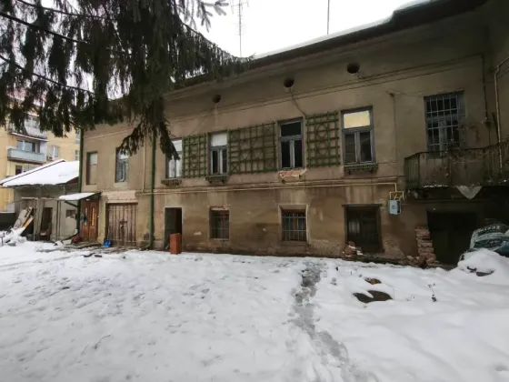 For sale 2-storey Part of a house with land 3.1 ares 152 sq.m 2 rooms at Крилова Uzhhorod