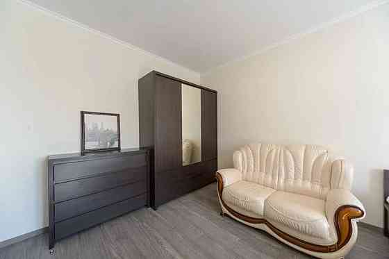 Оренда Квартира 1-кімнатна, 23/25 поверх на Чавдар, 38 Kiev