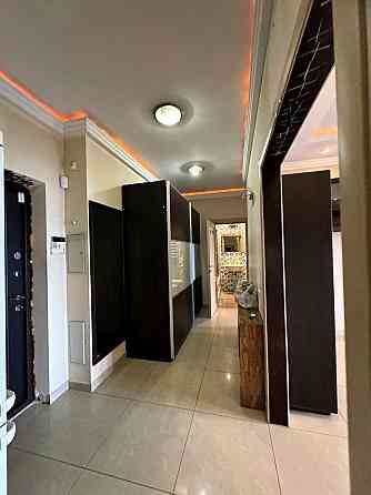 Продаж Квартира 2-кімнатна, 12/14 поверх на Почайнинська вул., д. 70 Kiev