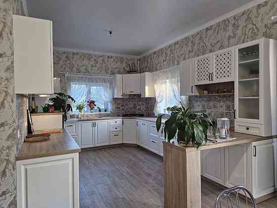 Кухня студия 40 м² + гараж + терраса = идеальный дом Нерубайське