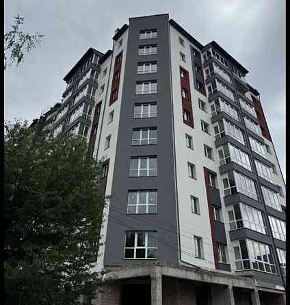 Продаж Квартира 3-кімнатна, 10/10 поверх на вул. Симоненка В. Івано-Франківськ