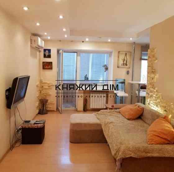 Продаж квартири вул. Автозаводська Київ