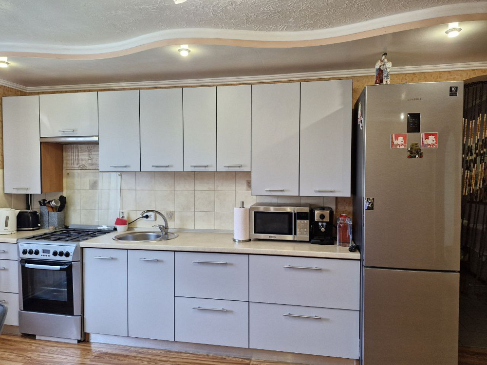 Семейный дом с детской площадкой и гаражом на тихой улице Нерубайське - фото 5