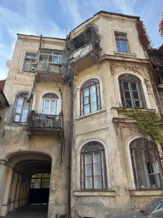 For sale 3-storey House with land 4 ares 1337 sq.m 7+ rooms at Нежинська 51 Odessa