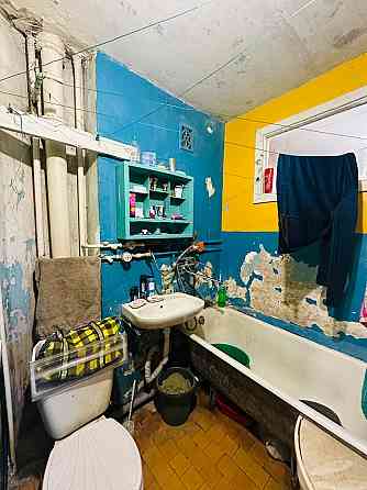 Продаж Квартира 1-кімнатна, 4/5 поверх на Празька вул.,, 31 Киев