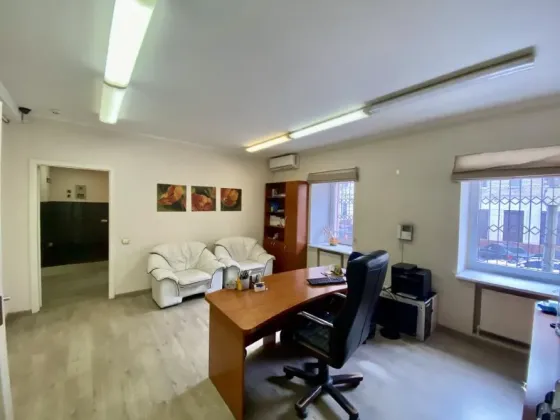 Premises in the city center. Starokozatska 22, 1st floor with a separate entrance Dnipro