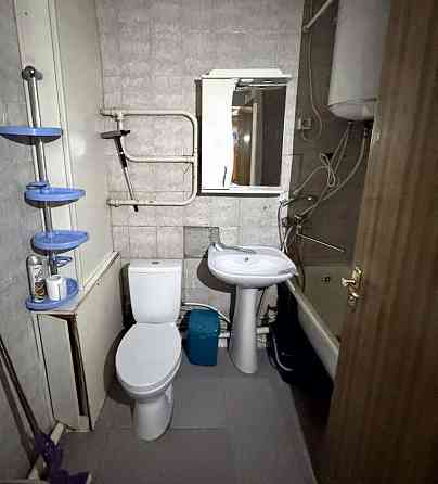 Продаж Квартира 3-кімнатна, 6/10 поверх на Метростроевская ул., 12 Днепр