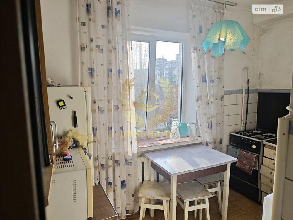 Простора трикімнатна квартира у спокійному районі Kiev - photo 11