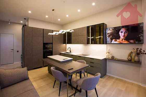 Продаж Квартира 3-кімнатна, 1/3 поверх на Собранецька Ужгород