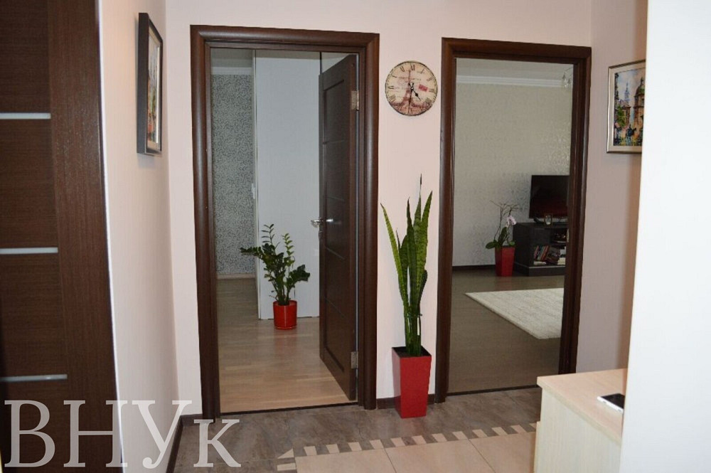 Продаж Квартира 3-кімнатна, 2/5 поверх на вул. Суботівська Львів - фото 1