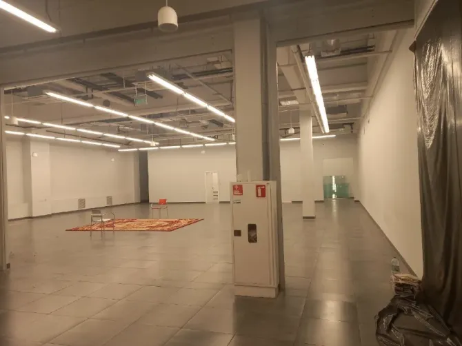 The store is in a shopping mall. Everything in the photo remains (even all the lighting and speakers with music) Dnipro - photo 4