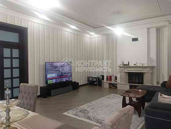 Продаж Будинок 5-кімнатний на вул. Науки Kharkiv