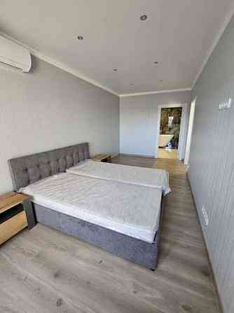 Оренда Квартира 3-кімнатна, 6/10 поверх на ул. Нижний Вал, 27-29 Киев