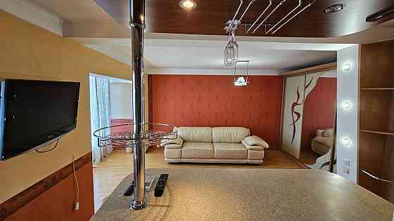 Оренда Квартира 1-кімнатна, 9/10 поверх на пл. Пантелеймона Куліша, 1 Киев