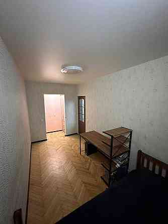 Продаж Квартира 3-кімнатна, 1/5 поверх на Соборності вул., д. 17 Київ