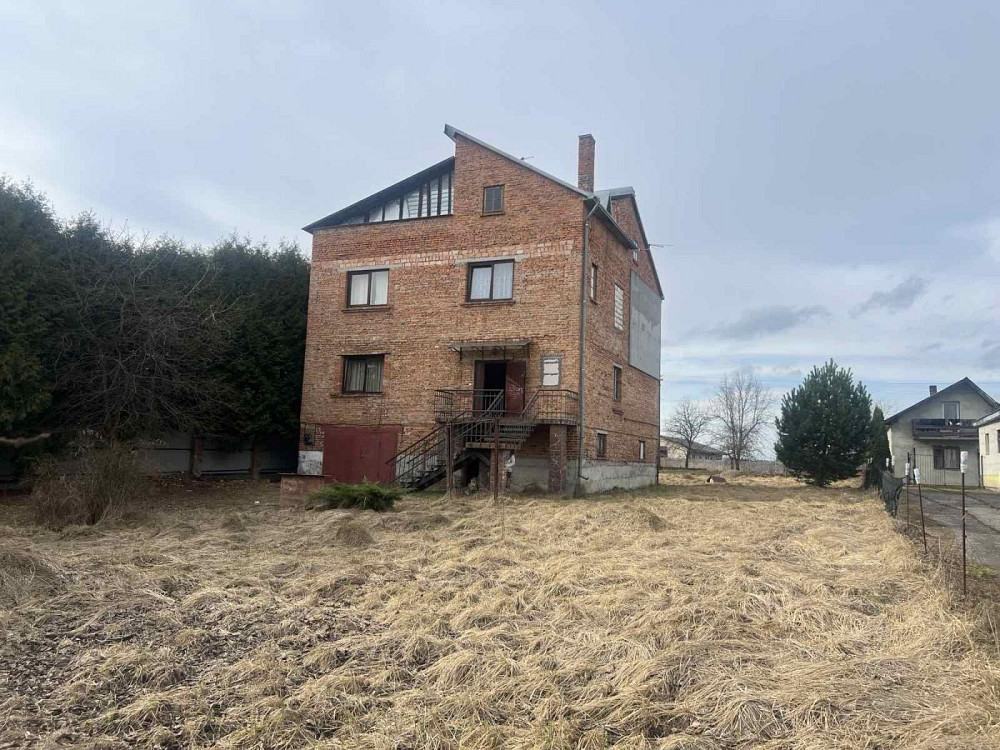 Продаж 3-поверховий Будинок з ділянкою 28 сот 230 кв.м 4 кімн. на Районна вул. Малечковичі - фото 1