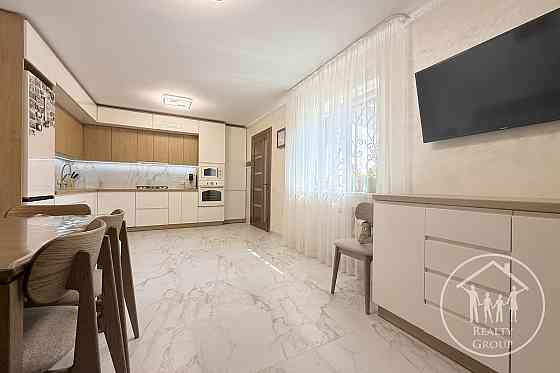 Продаж 2-поверховий Будинок з ділянкою 1.05 сот 121 кв.м  на Старознесенська вул. Львів